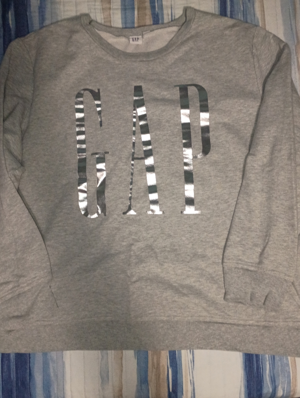GAP Silver Shiny Logo Gray Crewneck Sweatshirt